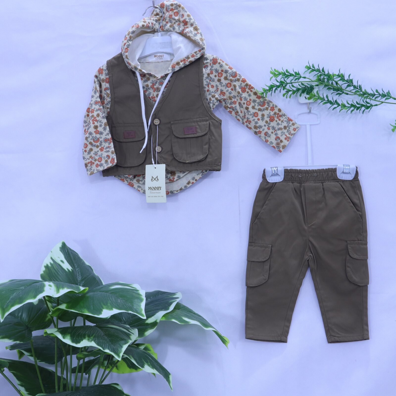 Kids 3-Piece Set: Hooded Vest, Bodysuit & Pants from MODST Kidswear